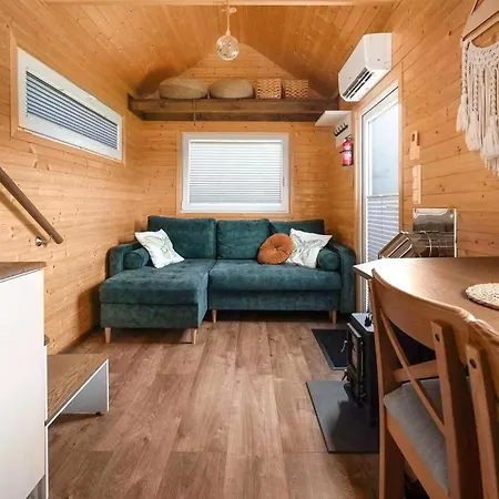 Vakantiehuis Lovely Home In Niedzwiedz With Sauna *