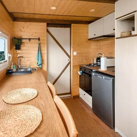 Vakantiehuis Lovely Home In Niedzwiedz With Sauna Niedźwiedź