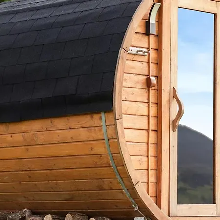 Lovely Home In Niedzwiedz With Sauna Vakantiehuis